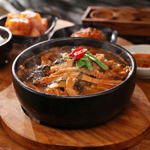 물만 부으면 완성! 간편식 소내장탕 200g x 2팩