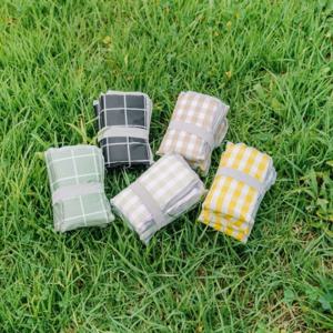 아웃도어 8단 접이식 체크 방석 휴대용 초경량 미니 피크닉 매트 1인용 돗자리 방수 쿠션