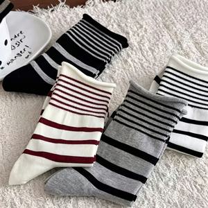 4켤레 한국 스타일 인스 컬러 블록 얇은 여성용 올매치 미드 카프 양말, 일본 레트로 대비 래플링 프레피 퍼일 양말