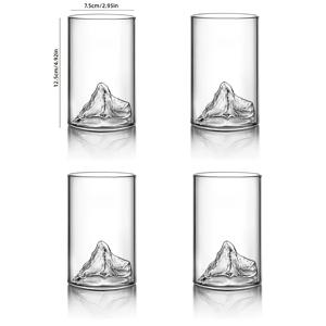 하단 3D 산 디자인의 고붕규산 투명 산뷰 유리잔 세트 4개, 증류주, 위스키, 주스, 우유, 커피, 차 및 기타 음료 서빙에 적합. 가정, 바, 모임, 파티용으로 이상적. 재사용 가능한 커피컵, 아이스티 유리잔, 사케잔. 손세척 전용. 산뷰 유리잔 세트