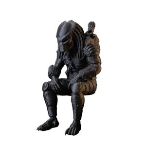2026 신상 에일리언 전사 탁상용 장식품 - 앉은 자세의 SF 피규어, 다크 시리즈, 책상/책장 가장자리용, 컴퓨터 모니터 장식, 가정 사무실용 플라스틱 외계인 조각상, 게이머 및 수집가를 위한 선물, 우주 테마 장식