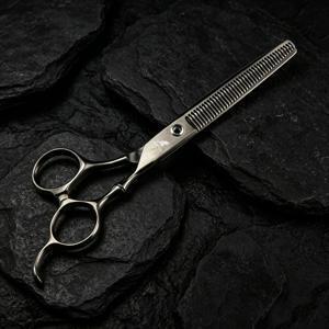 6.5인치 전기도금 블랙 얇은 날 가위, 6cr강철 제작, 핸드 마감, 오른손잡이용 디자인, 가정용 및 미용실 헤어 커팅용