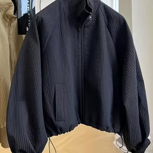 봄/가절용 수직 텍스처 버블 플리트 스탠드 칼라 자켓 + 래글런 슬리브, 드로스트링 밑단, 루즈핏 방풍 지퍼업 자켓 + 탄성 소매 끝단과 드로스트링 허리밴드가 있는 캐주얼하고 다재다능한 카디건 자켓