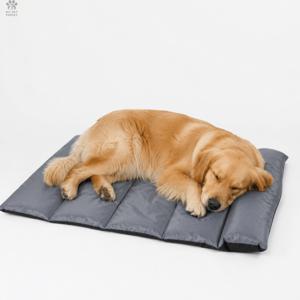 새로운 휴대가 편리한 자동 베개 접이식 고양이 및 강아지 매트, 안정적이고 휴대가 편리한 수면을 위한 베개 포함 올인원, 시원한 강아지 침대, 논스틱 및 관리 용이, 휴대용 및 접이식, 소파, 자동차, 침대 및 고양이, 강아지와 같은 다양한 반려동물에 이상적