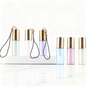 5ml/10ml 6개입 진주 롤링 볼 립 오일 병 세트; 향수 분주용 골드 및 실버 캡 튜브; 에센셜 오일용 빈 유리 용기