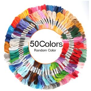 50가지 폴리에스터 랜덤 혼합 색상 십자수 실, 밝은 자수실, 재봉 세트, 핸드메이드 의류, 팔찌, 모자, 백팩, 커튼, 술, 혼합 색상 수제 원사에 적합