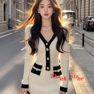 고급스러운 니트 원피스 여성 가을겨울 신상 컬러조합 브이넥 허리조임 슬림 바디콘 이너 원피스