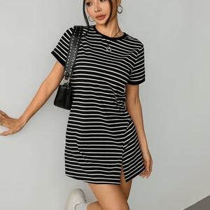 클래식 블랙 앤 화이트 티셔츠 원피스 - 반팔 라운드넥 슬릿 밑단 컷 스커트, 봄/여름용 원피스, 캐주얼부터 세미 정장까지 활용 가능, 기계 세탁 가능 튜닉 원피스