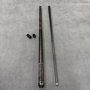 고급 카본 파이버 당구 큐 또는 큐 세트, 길이 148cm, 헤드 직경 12.5mm. 중앙 조인트가 섬세하고 단단하여 강력한 충격력 제공. 초보자와 숙련된 선수 모두에게 적합. 훌륭한 선물.
