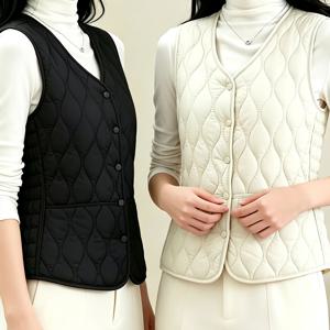 2pcs 봄 가을 여성용 조끼 세트, V넥 물결 무늬 퀼팅 민소매 조끼, 옆면 탄성 허리 조임 핏, 단추 하나의 가벼운 따뜻한 케이프, 내부 또는 외부 착용 가능, 고품질 여성용 특가, 캐주얼하고 우아한 탑, 볼륨 없는 디자인