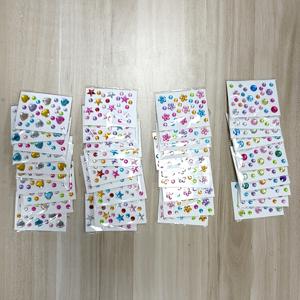 36매 멀티컬러 혼합 모양 라인스톤 스티커 | 자가 접착, 공예, 네일 아트, 얼굴 및 몸체 장식에 적합 - 하트, 별, 꽃, 원 모양 포함