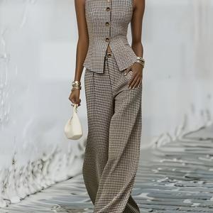 2026 트렌디 레트로 체크 무릎바지 세트, 하이웨이스트 버튼 디테일 패셔너블 다용도 투피스 슈트, 캐주얼 바캉스룩, 우아한 기질 스프링/여름 슈트, 출퇴근 스타일, 뮤직 페스티벌룩