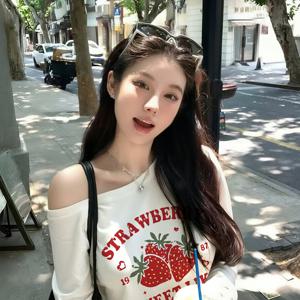 아메리칸 빈티지 스트리트 스타일 딸기 프린트 오프숄더 원숄더 긴팔 티셔츠 여성용, Y2K 핫 스타일 루즈핏 심플하고 활용도 높은 패션 베이스 레이어, 가을 데일리 라운지웨어 캐주얼 외출/데이트 의상