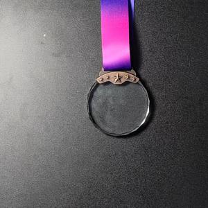 1개, 골든, 실버리, 브론즈 메달, 스포츠 게임/마라톤/이벤트 수상용, 창의적인 유리 랜야드 메달, 기업 연례 회의 우수 직원을 위한 맞춤형 기념상, 명예 기념 명판