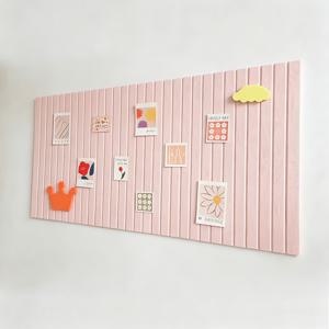 대형 세로 펠트보드 사진 벽, 침실 거실 기숙사 장식용 배경보드, 사진 메시지 전시판, 예술작품 전시 사진벽 장식 게시판, 무타공 자체 접착식 간편 설치, 홈스쿨 사무실 장식용 메시지 메모에 적합, 크리스마스 할로윈 밸런타인데이 새해 생일 기념일 로맨틱 장식