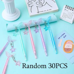 랜덤 스타일 30개 글리터 인어 펜던트, 중성적인 펜 0.5mm 검정 잉크, 귀여운 물고기 꼬리 모양 생일 선물, 학교 필기 문구 사무실 파일 서명 펜 추가에 적합, 신학기