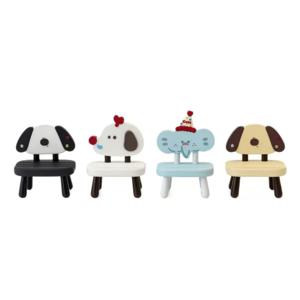 귀여운 미니 의자형 휴대폰 거치대 4개 세트, 미적 감각과 실용성을 겸비, 강력한 하중 지지력으로 안정적인 지지력 제공. 대부분의 휴대폰 및 태블릿 기기와 호환되며, 컴팩트하고 휴대가 간편하여 쉽게 휴대 가능. 가정, 사무실, 여행 등 다양한 상황에 적합하며, 책상 분위기를 한층 높여줍니다