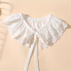 1개 화이트 자수 레이스 탈부착식 오픈워크 러플 끈으로 묶는 인조 칼라, 자수가 있는 여성용 오프숄더 인조 칼라, 이중 레이스 러플 장식 숄 칼라