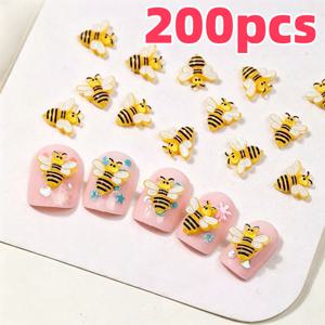 200개 벌 네일 장식 - 노란색과 검은색 미니 벌 패치, 비즈 장식, 네일 아트, 발 관리, 생일 파티, 할로윈, 결혼식에 적합 - 네일 살롱 및 가정용, 재미있는 디자인, 창의적인 스타일링, 주얼리 제작, 랜덤 색상