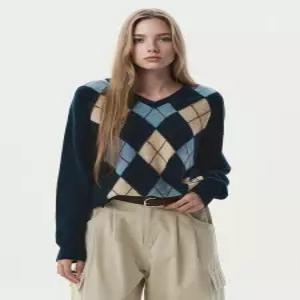 후아유 V-neck Argyle Pullover WHKAG4823F