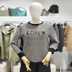 올리비아로렌 OVLR 스트라이프 스판 겉기모 라운드넥 긴팔 티셔츠 vvcal5w9461