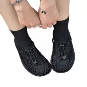 KEEN 유니크 여성 샌들 Black