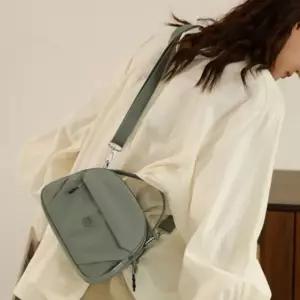 데일리 나일론 가방 숄더백 경량 여행용 미니 반달 크로스백