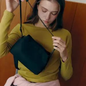 질바이질스튜어트 JILL BY JILLSTUART [머치] 나일론 스몰 크로스백 JLBA6F521BK