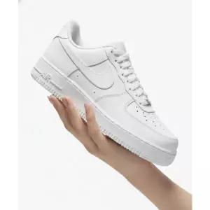 NIKE 에어 포스 1 07 M - 화이트 / CW2288-111