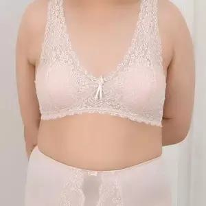 여성 속옷 빅사이즈 노와이어 레이스 내장 캡 B컵 브라