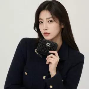 미우미우 마테라쎄 지퍼 카드지갑 5MM268 AFPP F0002