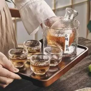 식당 사케 도쿠리 세트 센쥬 쿠보타 사케잔 만쥬 새로잔