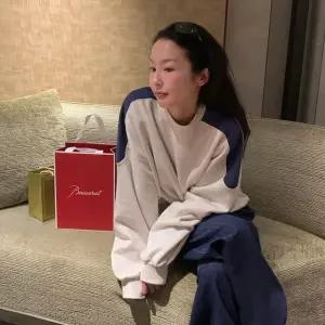 [메이비베이비] [Dearest] Public Sweatshirt (오트밀)