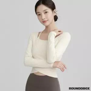 라운드박스 크림화이트 필라테스복 캡내장 요가상의 브랜드 러닝 롱슬리브