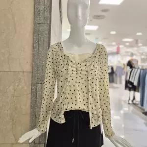 가을 스판 하트 패턴 레이스 레이어드 티셔츠 (633460) _EPT