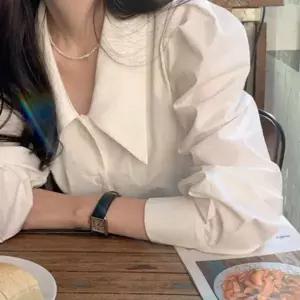 [에이치플러스몰]여성 퍼프 숄더 카라 벌룬 소매 화이트 셔츠 블라우스