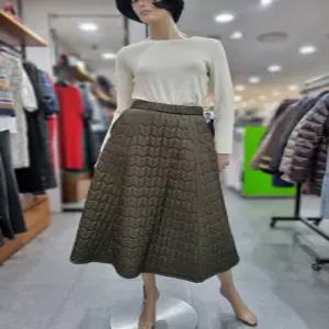 베네통/애플아울렛/퀼팅 패딩 롱 스커트/BASK51561
