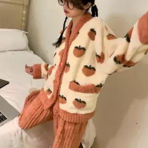 러블리 딸기 겨울 극세사 홈웨어 잠옷 세트 꽈배기 극세사잠옷 수면