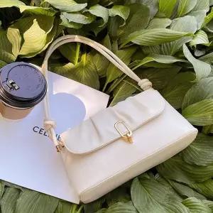 여자 셔링 골드 라운드 버튼 매듭 숄더백