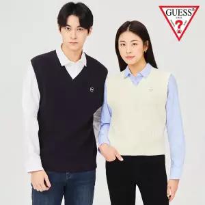 [게스] 남성 원포인트 자수 스웨터 베스트 NN4S0774