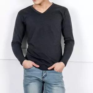 편안한 베이직 스타일 깔끔 브이넥 코디 남성 긴팔티