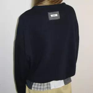 론론 PATCHWORK FRILL KNIT PULLOVER NAVY 5870810