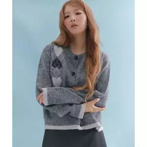 11월 6일 배송 마리끌레르 하트 아가일 가디건MAGCKC01MCH