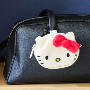 BAGGU 바쿠 헬로키티 참 키링 열쇠고리 가방 파우치 키링