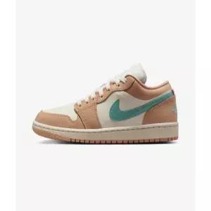 (국내매장판 Nike) 나이키 우먼스 에어 조던 1 로우 DC0774 130