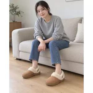 [크록스] 클래식 언퍼게터블 스웨이드 클로그 털슬리퍼 GS 브라운 214740-2EY
