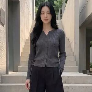 [LINE](센텀시티점)[라인어디션]하트버튼 골지 가디건 NNKCDQJ760