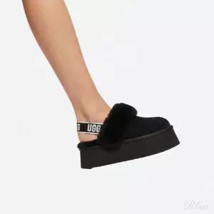[UGG]어그 펀케트 펄 스웨이드 통굽 여성 샌들 블랙 1113474BLK 160161489