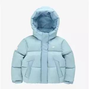 [뉴발란스키즈] ESSENTIAL_크롭 숏패딩 점퍼(DUCK) NK9PGB402G_Light Blue (53674868)