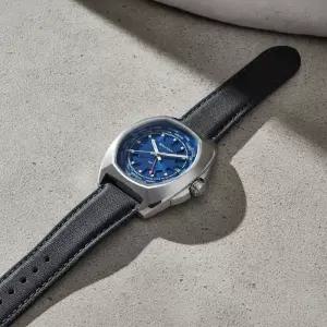 로만손 악티우스 뉴 GMT 38mm 남성 가죽 손목시계 RWALFM5BS006WHSB0 스카이블루